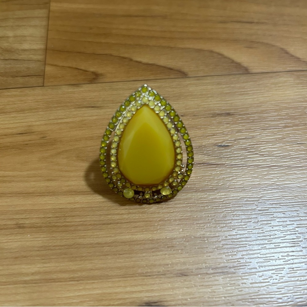 3/$20 Yellow Rhinestone Stretch Back Ring - Picture 2 of 4